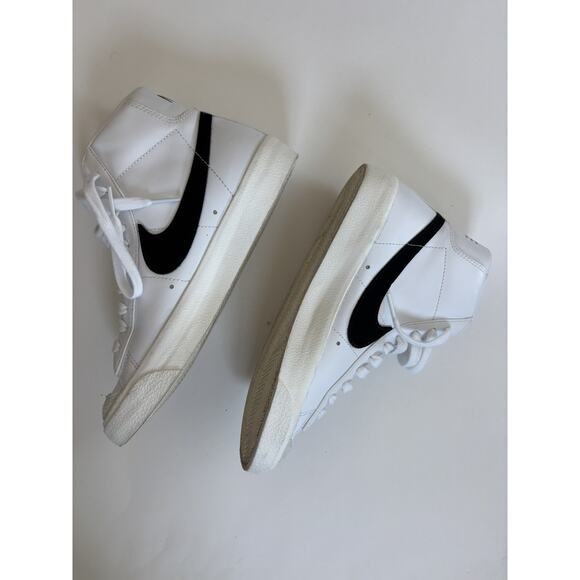 Nike Women's Size 7.5 Blazer Mid '77 White/ Black CZ1055-100 Fashion Shoes - Picture 5 of 8